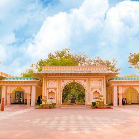 Hotel Club Mahindra Bharatpur Extérieur photo