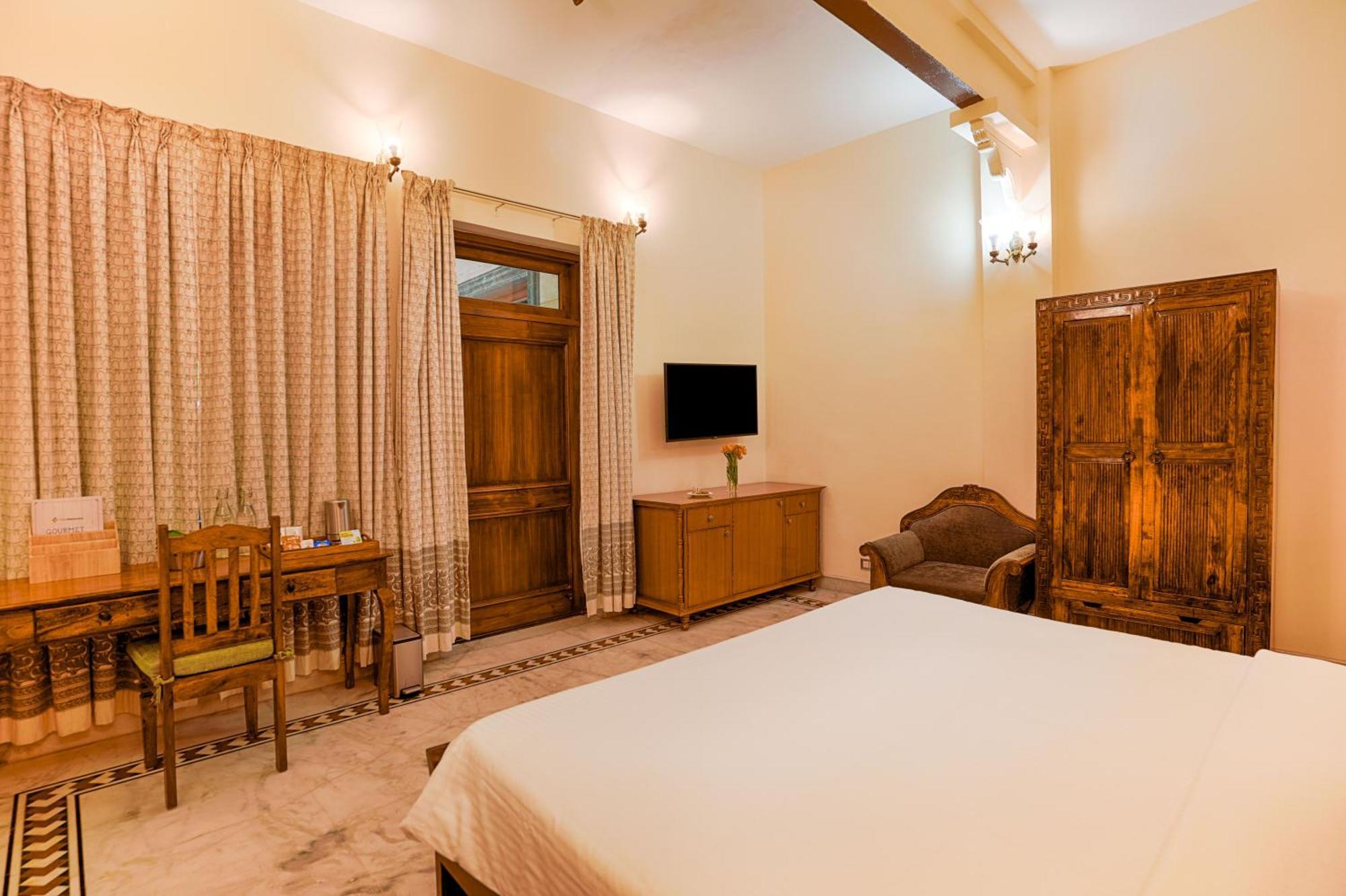 Hotel Club Mahindra Bharatpur Extérieur photo