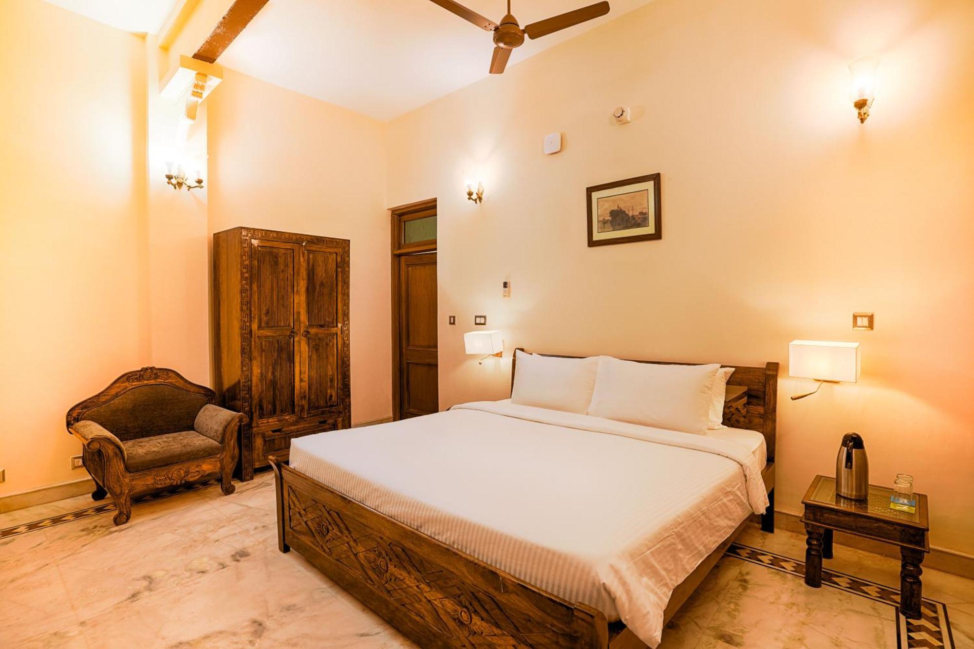 Hotel Club Mahindra Bharatpur Extérieur photo