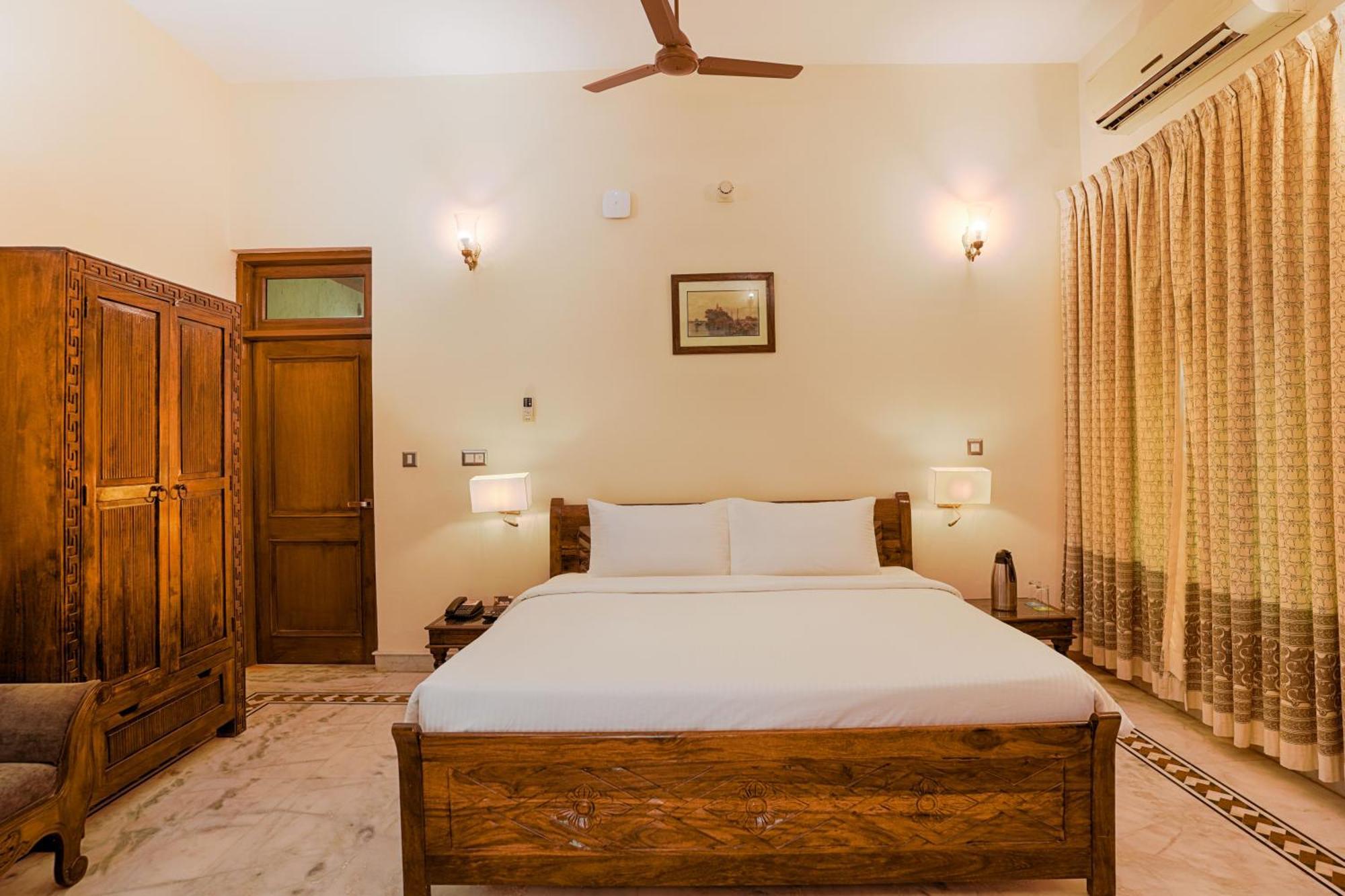 Hotel Club Mahindra Bharatpur Extérieur photo