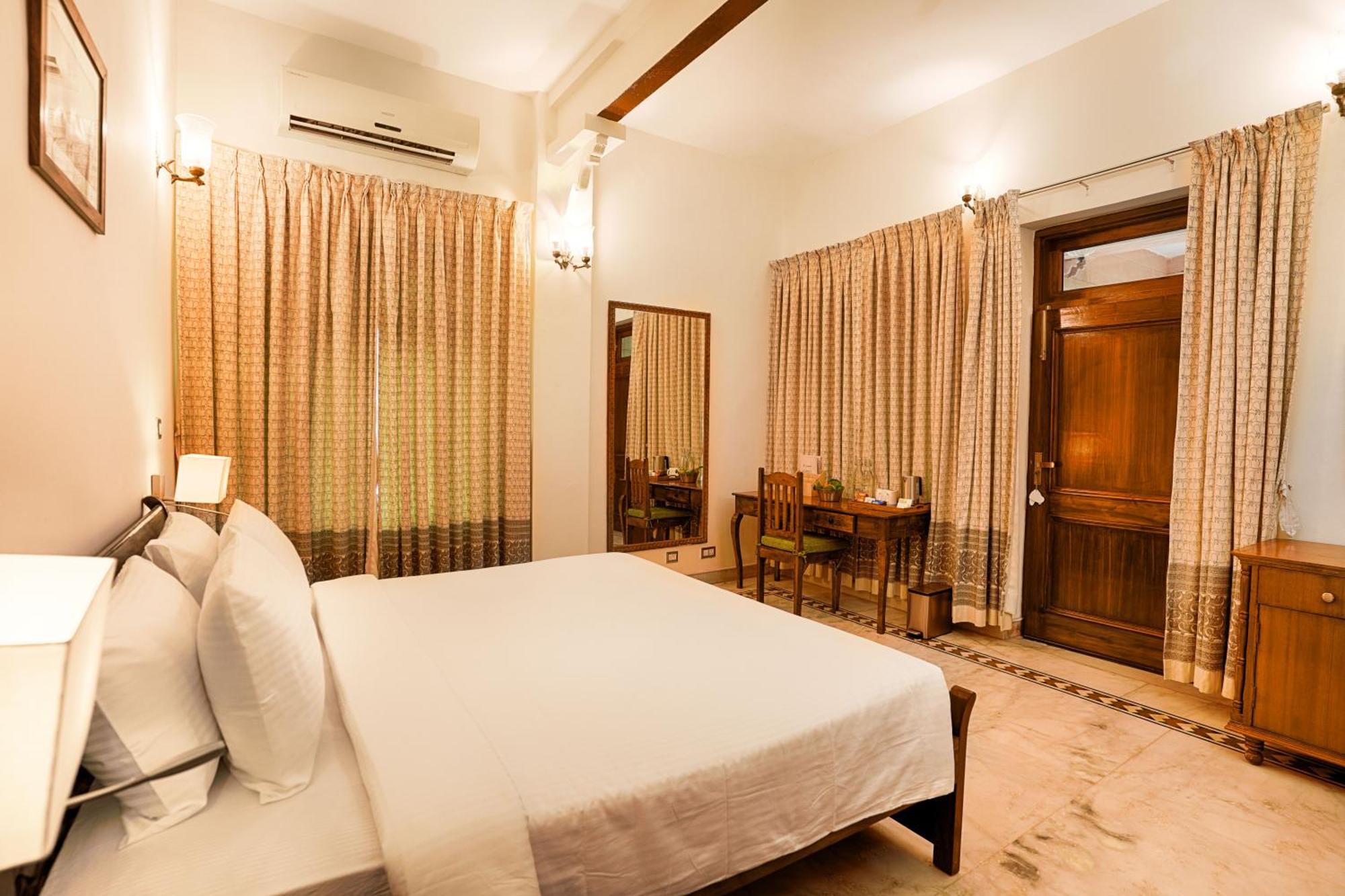 Hotel Club Mahindra Bharatpur Extérieur photo