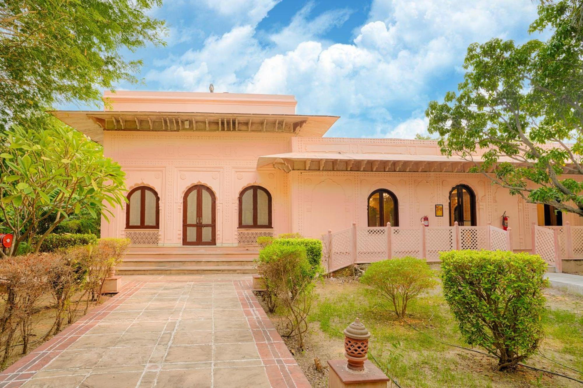 Hotel Club Mahindra Bharatpur Extérieur photo