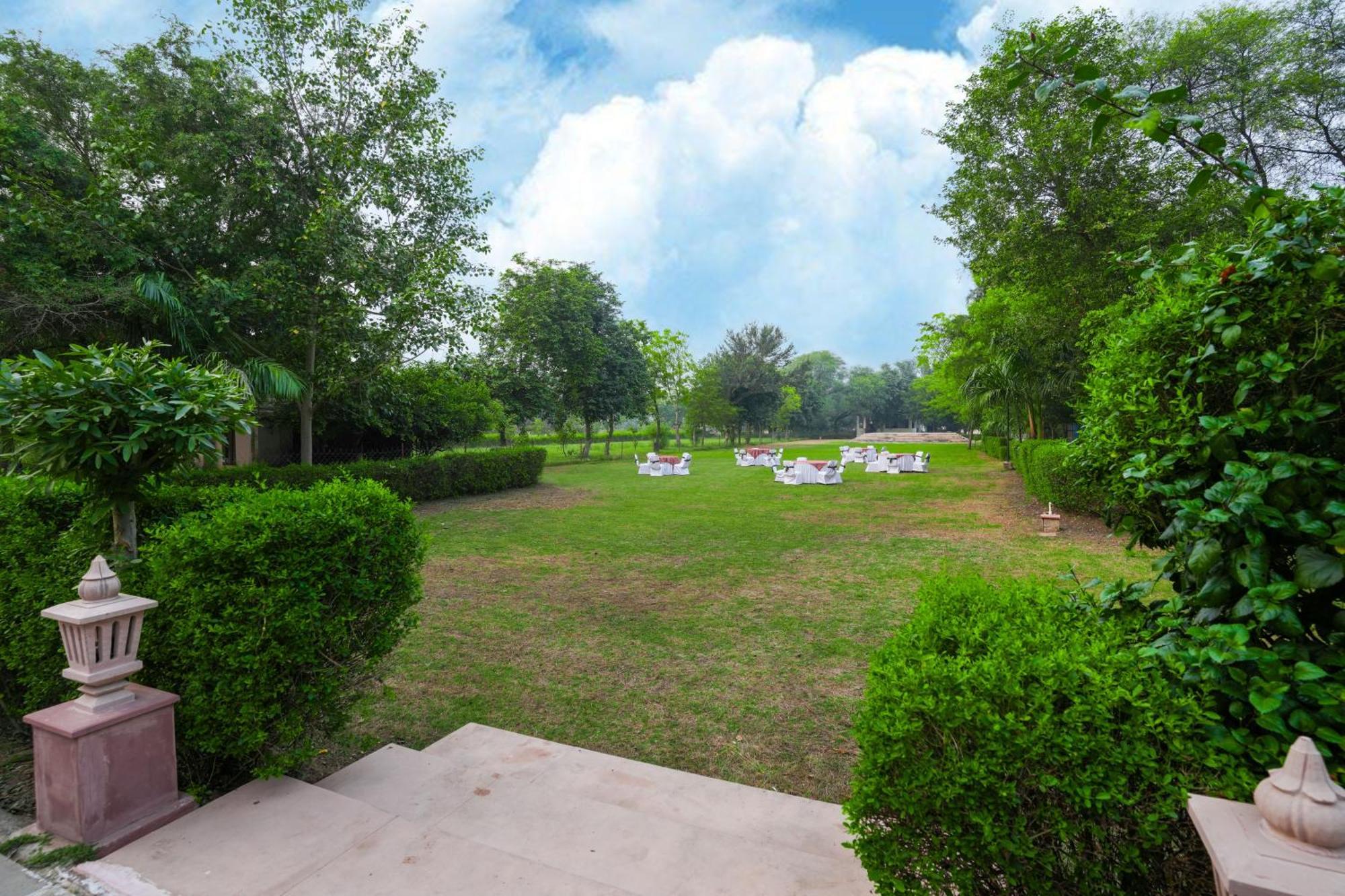 Hotel Club Mahindra Bharatpur Extérieur photo