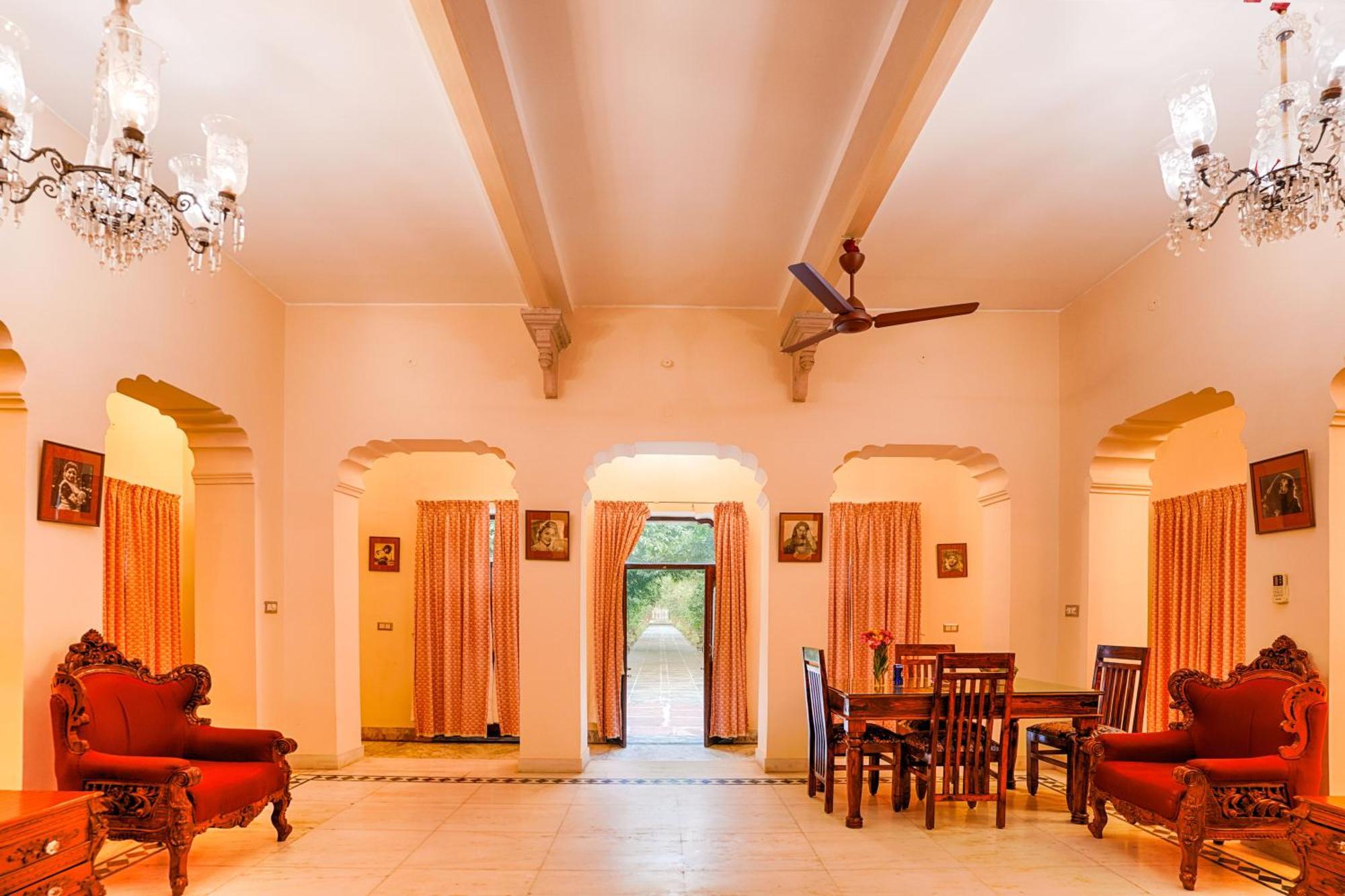 Hotel Club Mahindra Bharatpur Extérieur photo