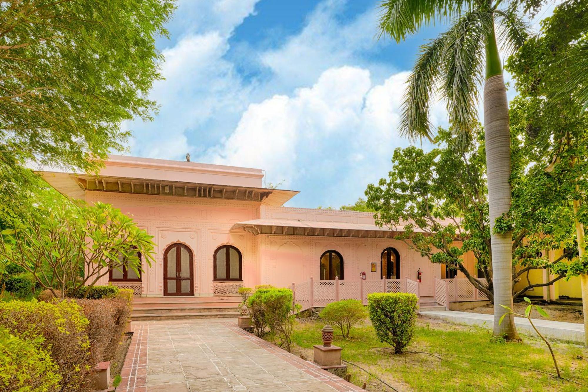 Hotel Club Mahindra Bharatpur Extérieur photo